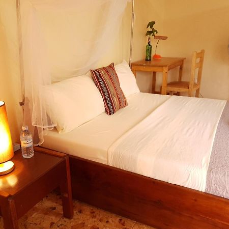 Annas Bed And Breakfast Entebbe Kültér fotó