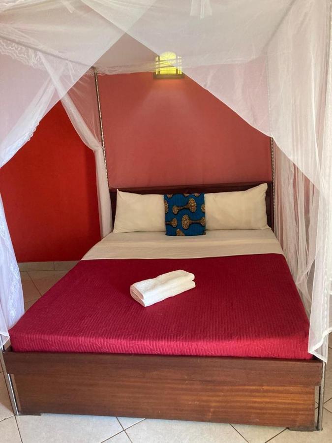 Annas Bed And Breakfast Entebbe Kültér fotó