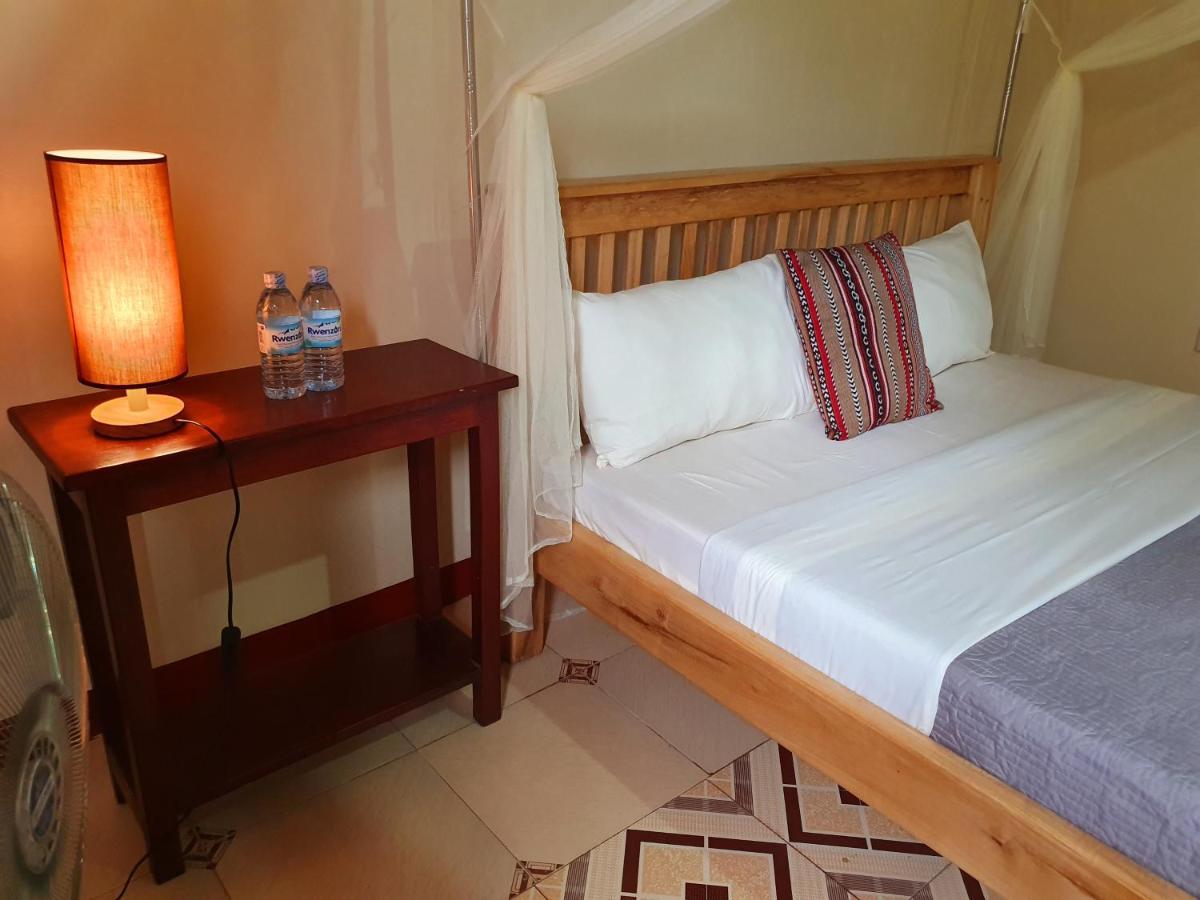Annas Bed And Breakfast Entebbe Kültér fotó