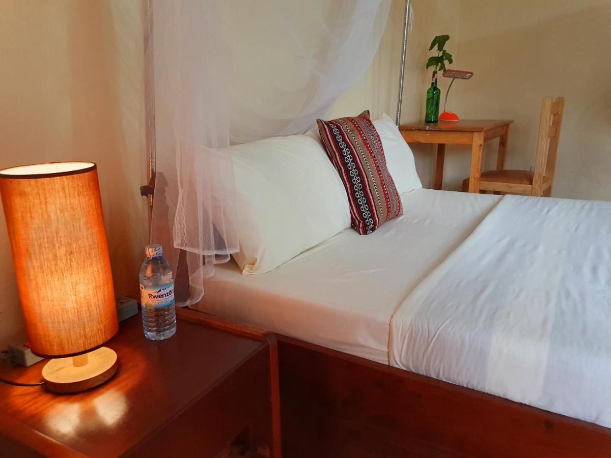 Annas Bed And Breakfast Entebbe Kültér fotó