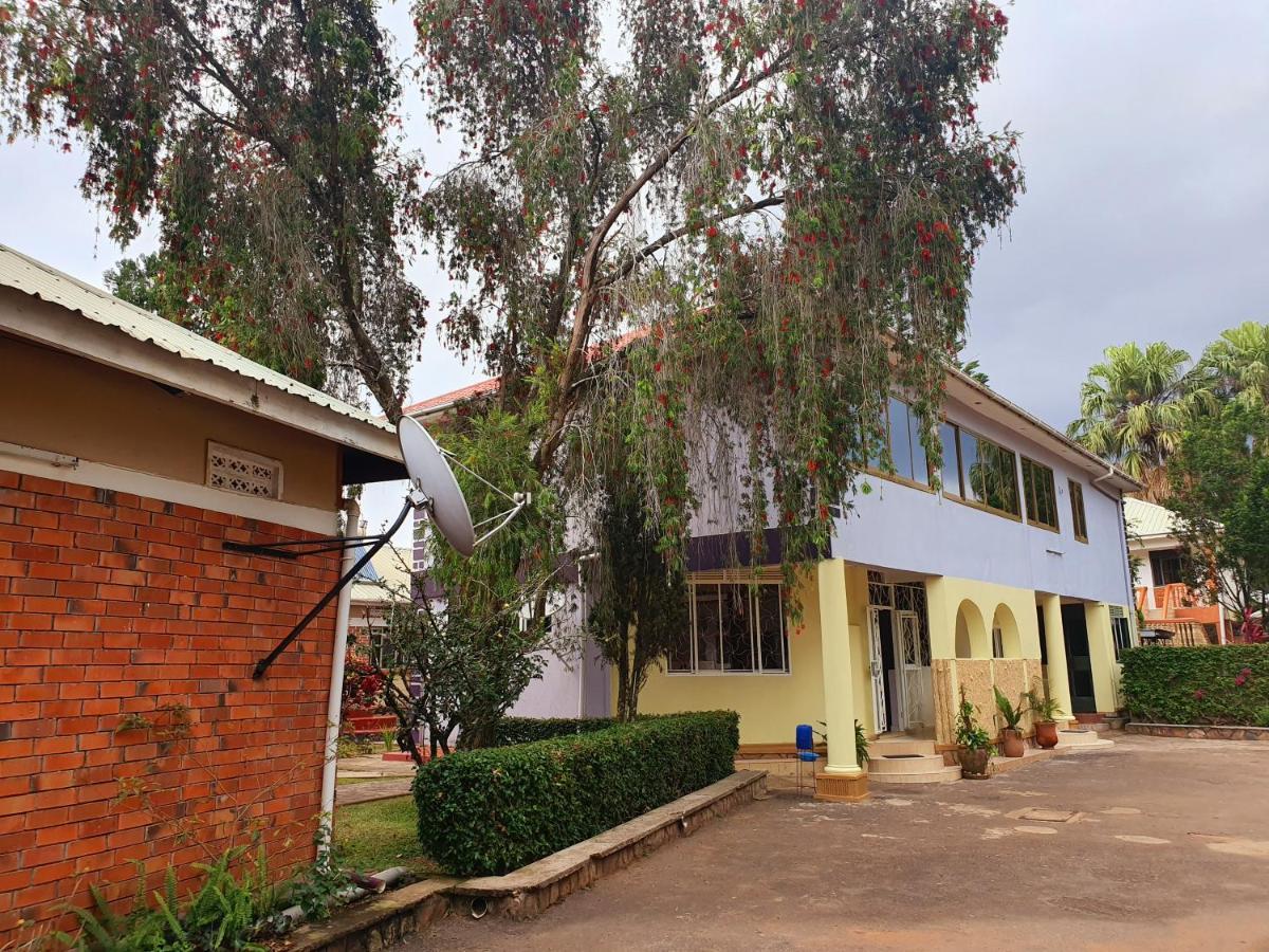 Annas Bed And Breakfast Entebbe Kültér fotó