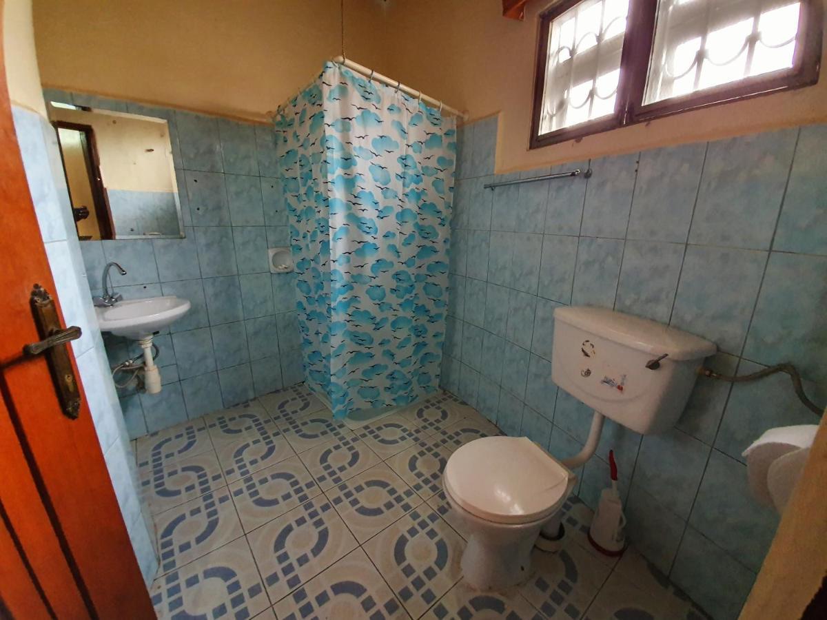 Annas Bed And Breakfast Entebbe Kültér fotó