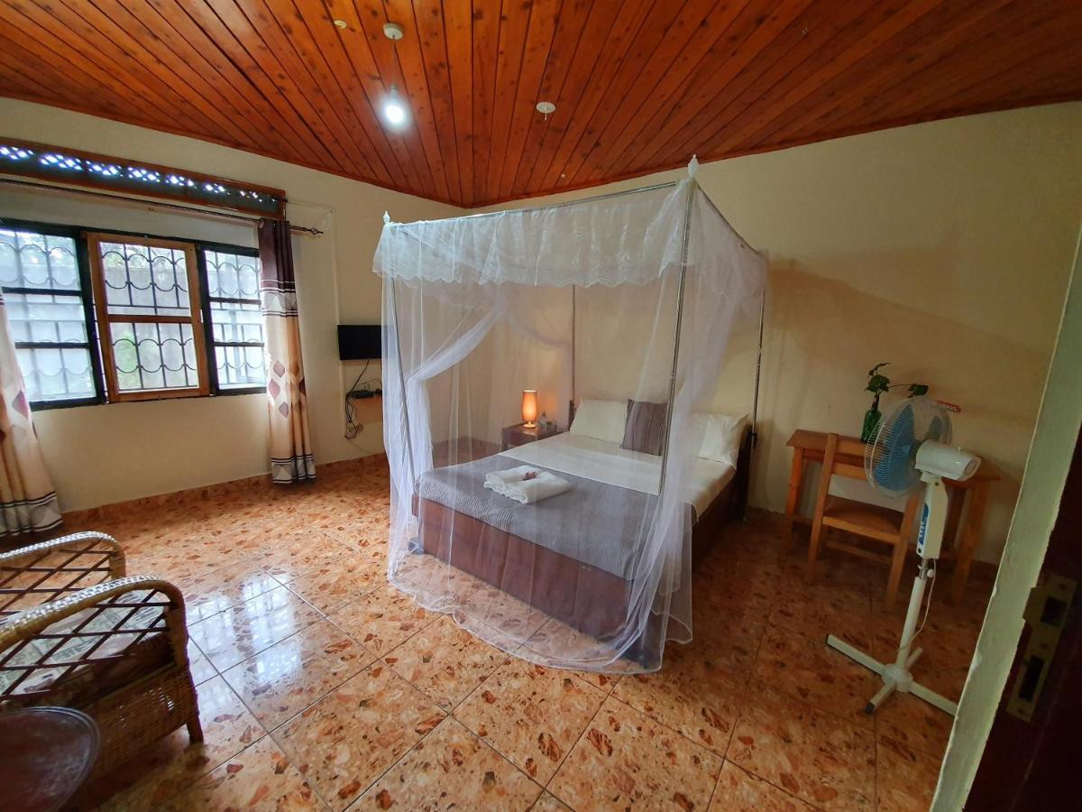 Annas Bed And Breakfast Entebbe Kültér fotó