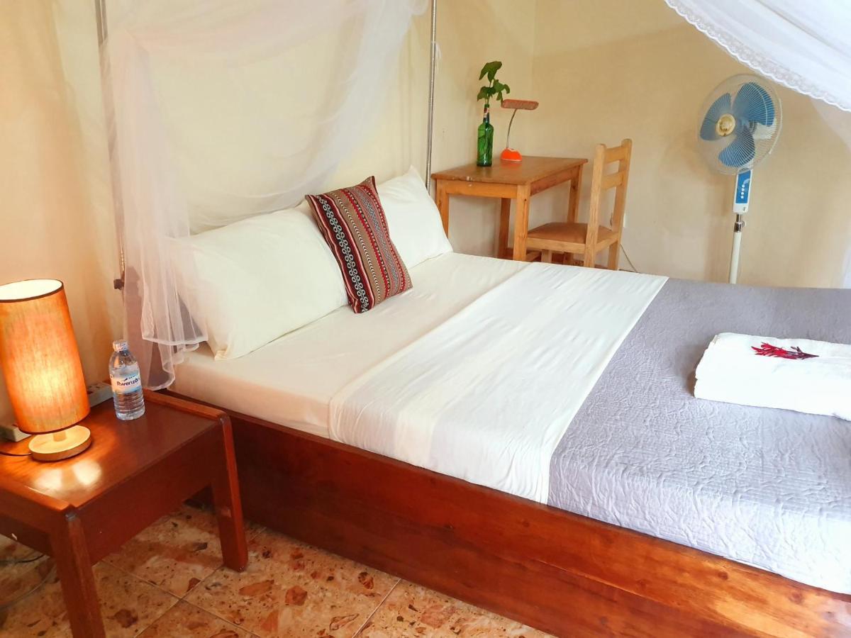 Annas Bed And Breakfast Entebbe Kültér fotó
