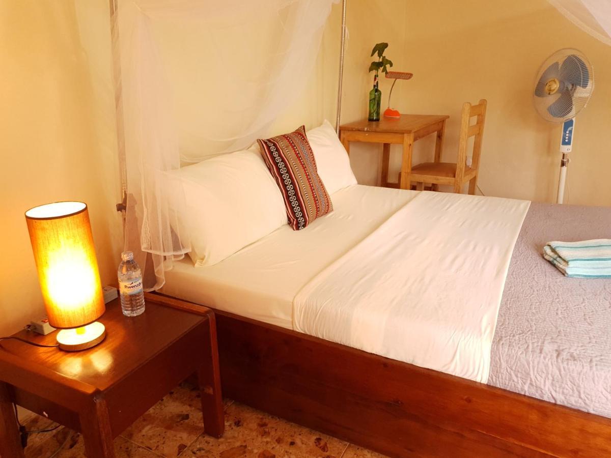 Annas Bed And Breakfast Entebbe Kültér fotó